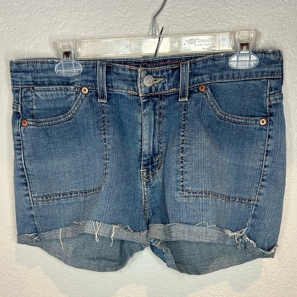 WJ4. Levi’s 515 Jean shorts raw hem Rise 9 • Size 10 - Picture 1 of 3
